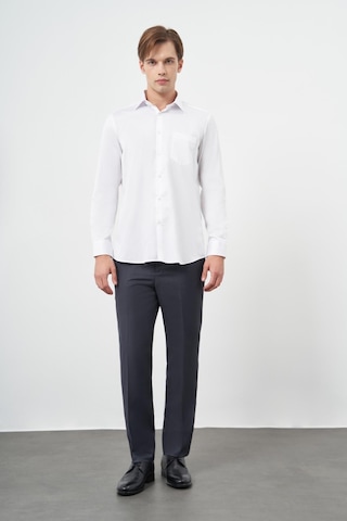 İmza Beyaz Uzun Kol Düz Bez Ayağı 041 Sert Yaka Classic Comfort Fit Gömlek 1004245323 Beyaz