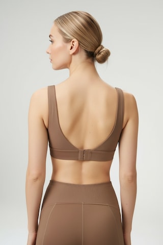 Yüksek Bel Toparlayıcı Tayt & V Sırt Destekli Spor Sütyeni - Sculpt Set Kahverengi