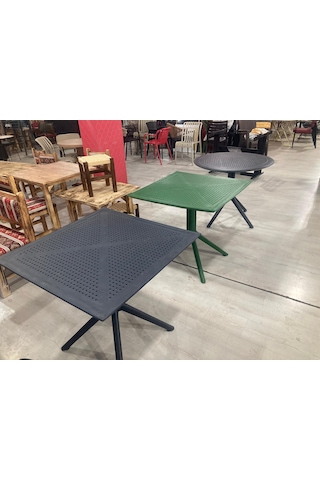 Dayanıklı Yeşil Renk Plastik Kare Masa Delikli Model