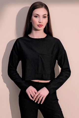 WeShaya Kadın Siyah Kendinden Dokulu Cepli Crop Sweatshirt, Salaş Kesim Siyah