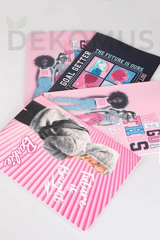 Dekomus İle Lisanslı Barbıe Tekli A4 60 Yaprak Çizgili Defter
