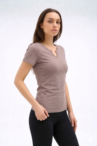 Normal People Irıs - Likralı Organik Pamuk Kumaştan Slimfit Kadın T-shirt Kahve
