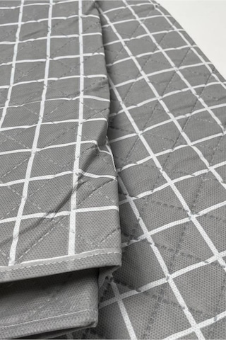 Kendinden Çantalı Kapitone Piknik Örtüsü 125x150 Cm Su Geçirmez Oduncu Desen Gri
