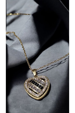Taşlı Çizgili Kalp Kolye Altın Renk Modern Kadın Takı Modeli
