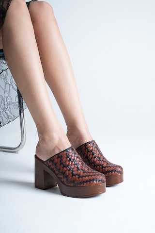 Analin Shoes Kadın Hakiki Deri Platform Topuklu Örgülü Terlik Siyah Analin Shoes Kadın Hakiki Deri Platform Topuklu Örgülü Terlik Siyah