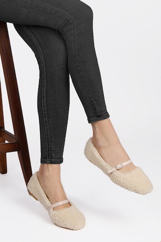 Kadın Şık Peluş Ev Ayakkabısı Babet Panduf - Krem