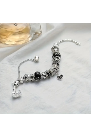 Worldshop Kalp Aşk Temalı Siyah Charm Bileklik