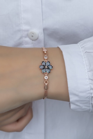 Nereze 925 Ayar Gümüş Mistik Topaz Taşlı 6 Yaprak Çiçek Bileklik