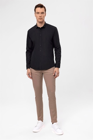 Süvari Siyah Slim Fit Düz Klasik Yaka Gömlek-33946 Siyah