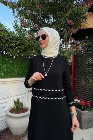 Rabia Şamlı Samanyolu Siyah Triko Elbise Normal