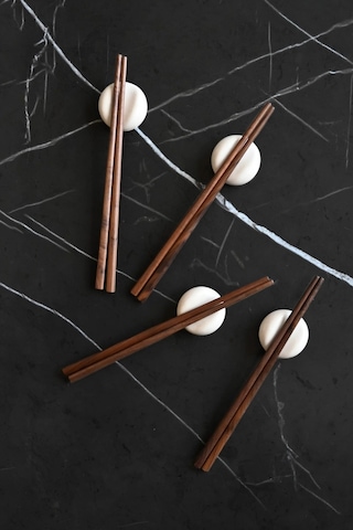 101 Copenhagen Native Chopstick Holders Birch 4 Lü El Yapımı Seramik Çubuk Desteği Beyaz
