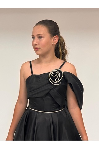 Kız Çocuk Abiye Askılı Siyah Tek Omuz Gül Detaylı Kuyruklu Şifon Abiye Elbise 10-15 Yaş Siyah