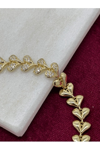 Parlak Ve Taşlı Kalp Figürlü Gold Bileklik Gold