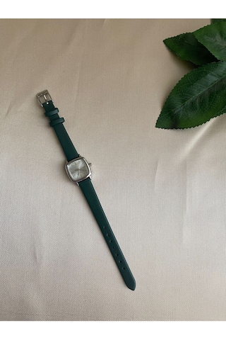Retro Minimal Deri Kordon Kadın Kol Saati Gümüş