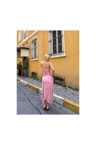 J&kstores Asimetrik Kesim Dantel Detaylı Midi Boy Straplez Crop-etek Takım Pembe