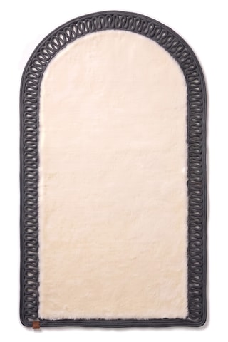 Merplush Mihraplı Peluş Seccade 75x130 Cm Süet Taban Yıkanabilir Yumuşak Namaz Halısı Krem - Füme