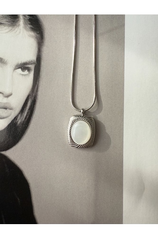 Oval Taşlı Kare Kararmaz Çelik Kadın Gümüş Renk Kolye Modern Ve Altın