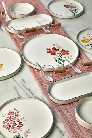 Kitchen Life 23 Parça 6 Kişilik Flowers Stackable Kahvaltı Takımı - Sosluklu ve Kaşıklı Kahvaltılık Sunum Seti Beyaz