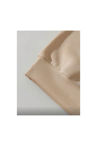 Herkesemoda Çilek Baskı Detaylı Bisiklet Yaka Sweatshirt Bej