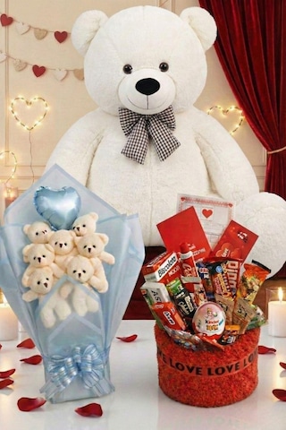 3 Lü Kadınlar Günü Hediye Seti 90 Cm Peluş Ayı, Love Çikolata Sepeti & Mavi Peluş Ayıcık Buketi 27147166