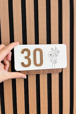Kişiye Özel 3 Katmanlı Çiçek Motifli Dekoratif Kapı Numarası 9,5x17 Cm