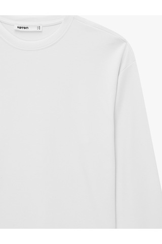 Koton Pamuklu Uzun Kollu Bisiklet Yaka Basic Oversize Tişört Beyaz 7wak50029ek
