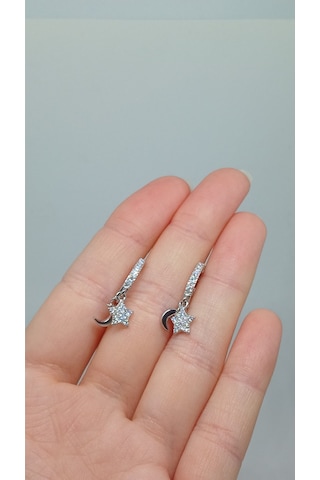 925 Ayar Taşlı Ay Yıldız Sallantılı Gümüş Küpe Zarif Ve Işıltılı Tasarım Gümüş