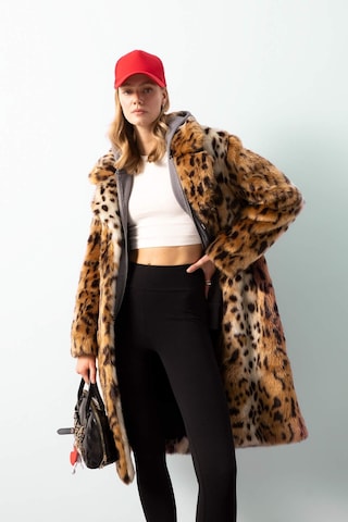 DeFacto Relax Fit Leopar Desenli Ceket Yaka Cepli Uzun Suni Kürk Kaban D4005AX24WNBN561 Kahve
