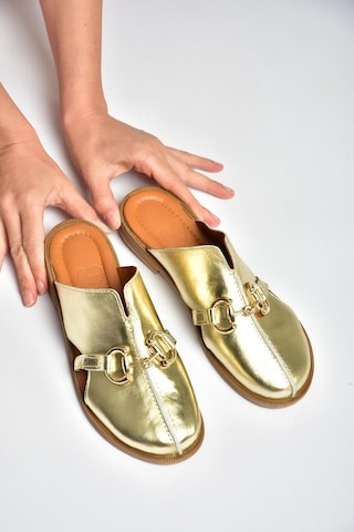 Fox Shoes U944150403 Altın Hakiki Deri Önü Kapalı Kadın Terlik
