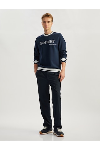 Koton Bisiklet Yaka Pamuk Karışımlı Şerit Detaylı Slogan Baskılı Sweatshirt Lacivert 5sam70039mk Lacivert