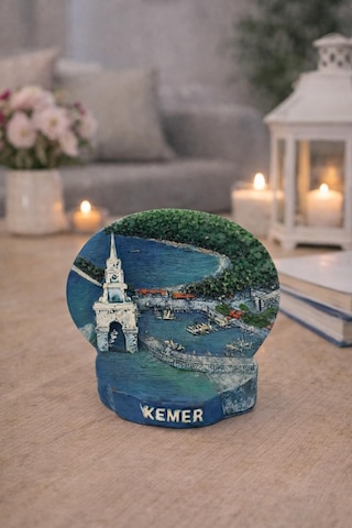 Antalya Kemer Temalı Deniz Kulesi Figürlü Polyester Biblo, Masa Üstü, Ofis Ve Ev Dekorasyonu İçin Dekoratif Ve Şık Bir Aksesuardır.