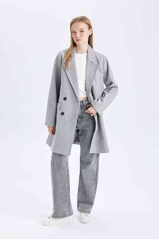 DeFacto Rüzgar Geçirmez Uzun Kaşe Kaban Oversize Geniş Kalıp Kruvaze Yaka Düğmeli A0922AX24WNGR2 Gri