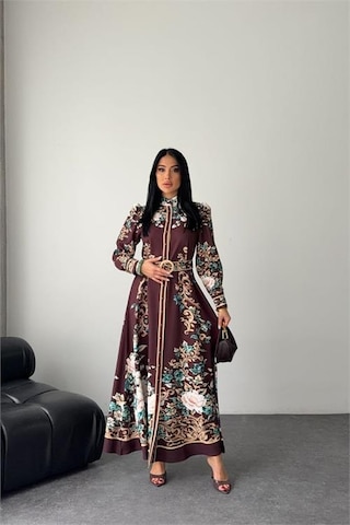 Neşeli Butik Kadın Kahverengi Hakim Yaka Çiçek Desenli Maxi Boy Tasarım Elbise Nbms2653 Kahverengi