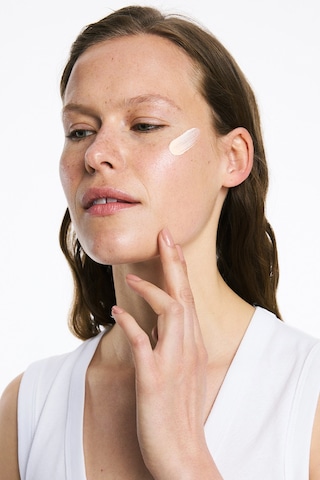 Cilt Tonu Eşitleyici Saf Kolajen Yüksek Korumalı 02 Medium Spf50+ Yüz Güneş Kremi 50 Ml