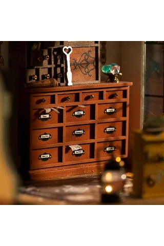 Rolife Kiki's Magic Emporium - Kendin Yap Minyatür Maket