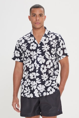 AC&Co / Altınyıldız Classics Erkek Sıyah Beyaz Slim Fit Dar Kesim Küba Yaka Kısa Kollu Baskılı Gömlek Siyah - Beyaz