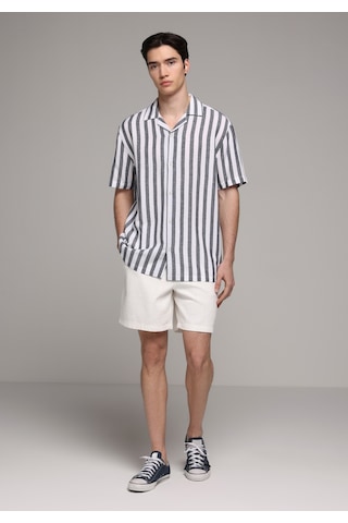 Colin's Colins Relaxed Fit Orta Bel Düz Erkek Beyaz Şort Cl1078482 Q1.v1 Wht