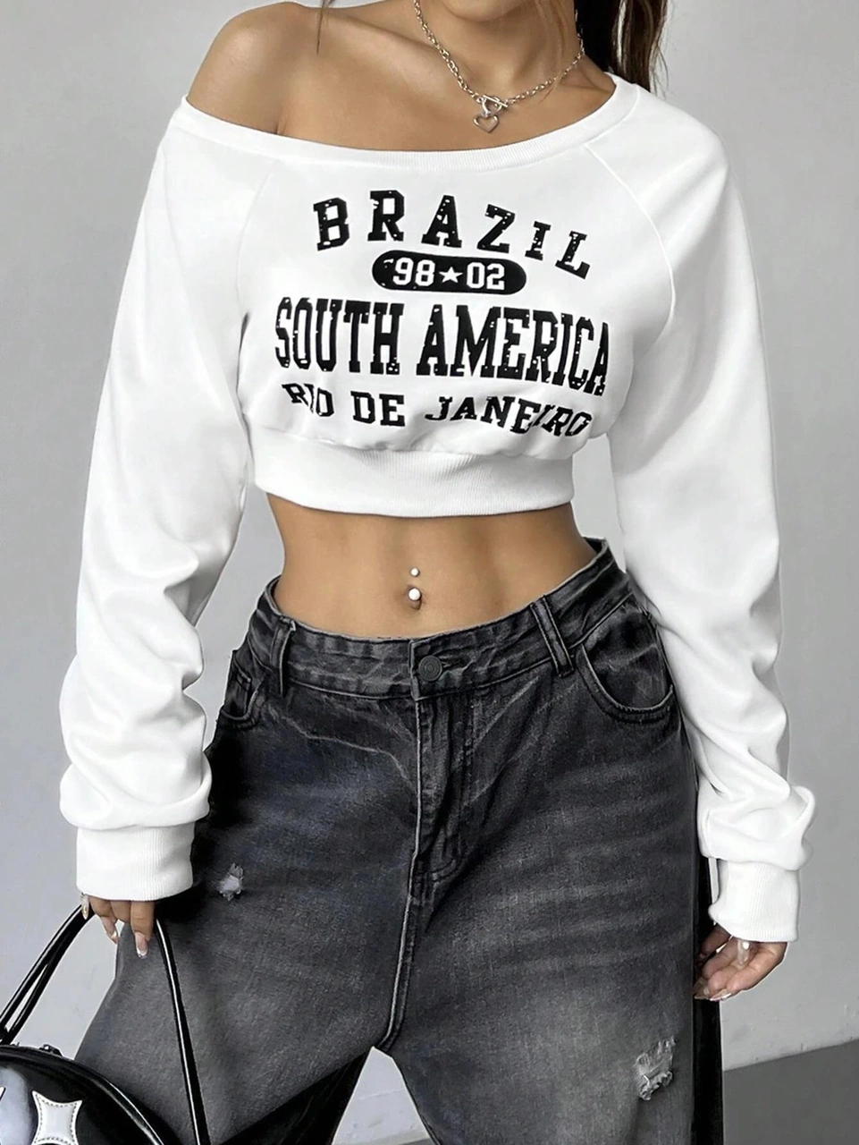 Afri Kadın Beyaz Brazil South America Baskılı Omzu Açık Crop Sweatshirt Beyaz