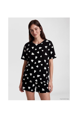 Lcw Dream Siyah Kalp Desenli Kadın Şortlu Pijama Takımı