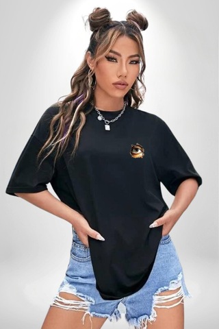 Duvardan Biri Bizi Gözetliyor Siyah Oversize Unisex Ön Sol Yan Minimal Baskılı Tişört Koyu Siyah