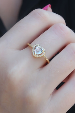 Zirkon Taşlı Kalpli Charm Pirinç Kadın Yüzük Gold Renk Renkli 64595785