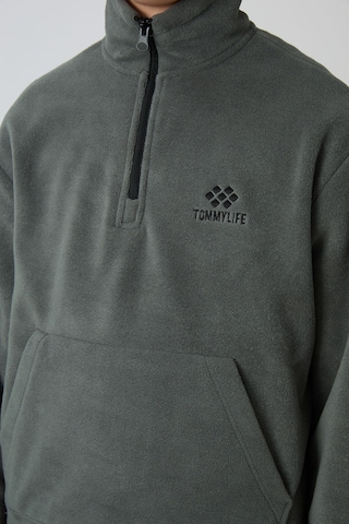 Tommy Life Haki Kalın Yumuşak Dokulu Standart Fit Nakışlı Polar Erkek Çocuk Eşofman Takım - 11218 Haki