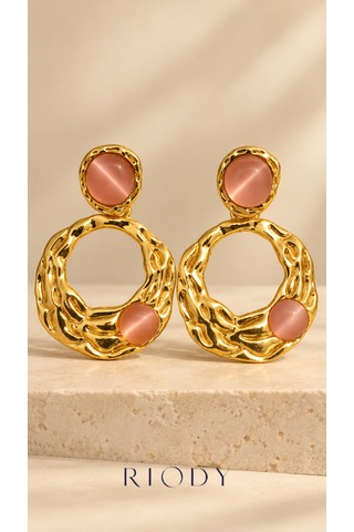 Riody Rose Velours Gold Renkli Pudra Pembe Kedi Gözü Görünümlü Kadın Küpe Altın - Sarı