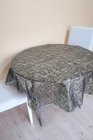 Üstü Şeffaf Muşamba Kaplama Dantel Görünüm Yuvarlak Masa Örtüsü -137 Cm Çap -siyah Renk-hsr Siyah