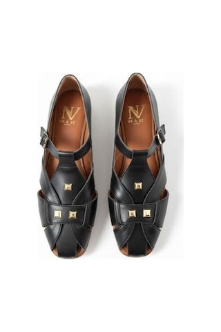 Ne&ve Shoes Siyah Deri Aksesuar Detaylı Tokalı Kadın Sandalet