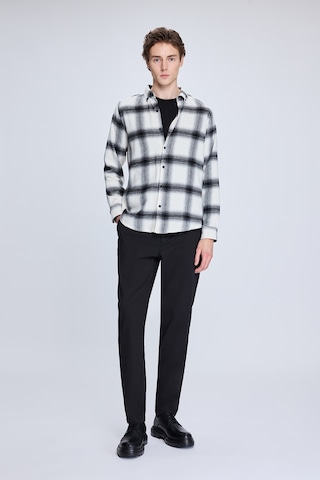 Hatemoğlu Siyah Slim Fit Kareli Düğmeli Yaka Uzun Kollu Pamuklu Gömlek 19151010024a 818 1964077 Siyah
