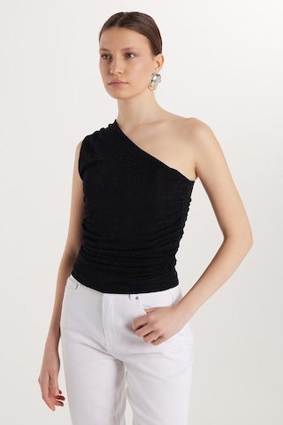 Tudors Kadın Slim Fit Dar Kesim Omzu Açık Düz Siyah Bluz-33311 Siyah