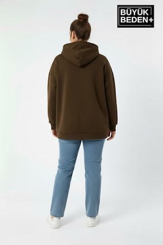 Süperlife Kadın Büyük Beden Kapşonlu Rahat Kalıp Hoodie Milano Italia Baskılı İnce Sweatshırt Spr26bswk967 Kahverengi