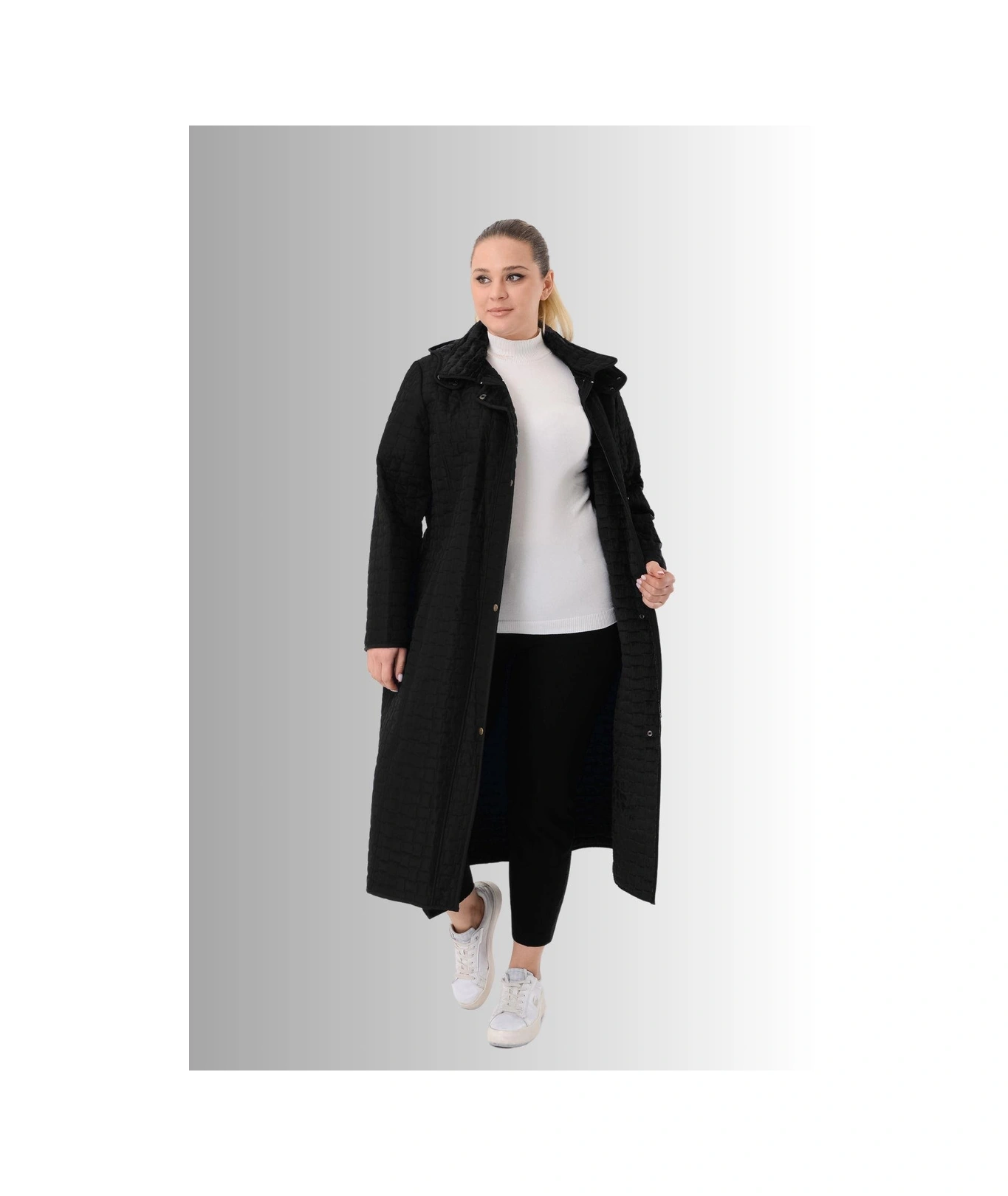 Büyük Beden Siyah Renkli Kapşonlu Uzun Kapitone Mont Siyah