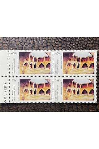 Kktc - Kuzey Kıbrıs Türk Cumhuriyeti - Sanat Temalı Kumarcılar Hanı Lefkoşa Ressam Osman Güvenir Damgasız Mnh 4'lü Blok Pullar